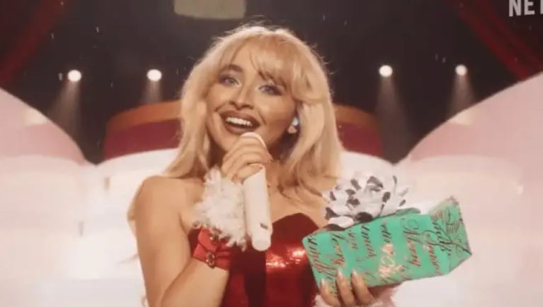 Sabrina Carpenter divulga trailer de seu especial de Natal