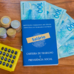 Salário mínimo pode subir para R$ 1.521 em 2025, apontam projeções