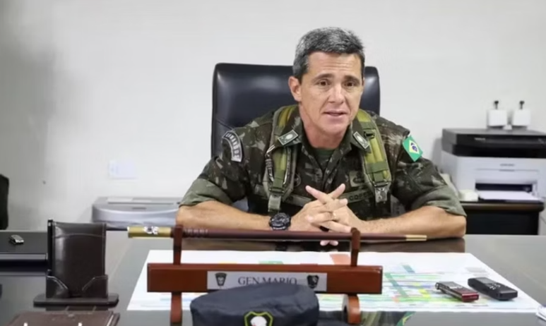 General golpista vibrou após quebra-quebra na PF: “Pau tá comendo” General golpista vibrou após quebra-quebra na PF: “Pau tá comendo”