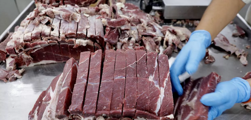 Crise da carne: Carrefour enfrenta boicote e desabastecimento ameaça operações no Brasil Crise da carne: Carrefour enfrenta boicote e desabastecimento ameaça operações no Brasil