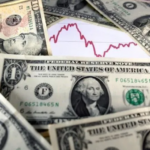 Dólar oscila com prévia da inflação e expectativa por medidas fiscais; bolsa sobe