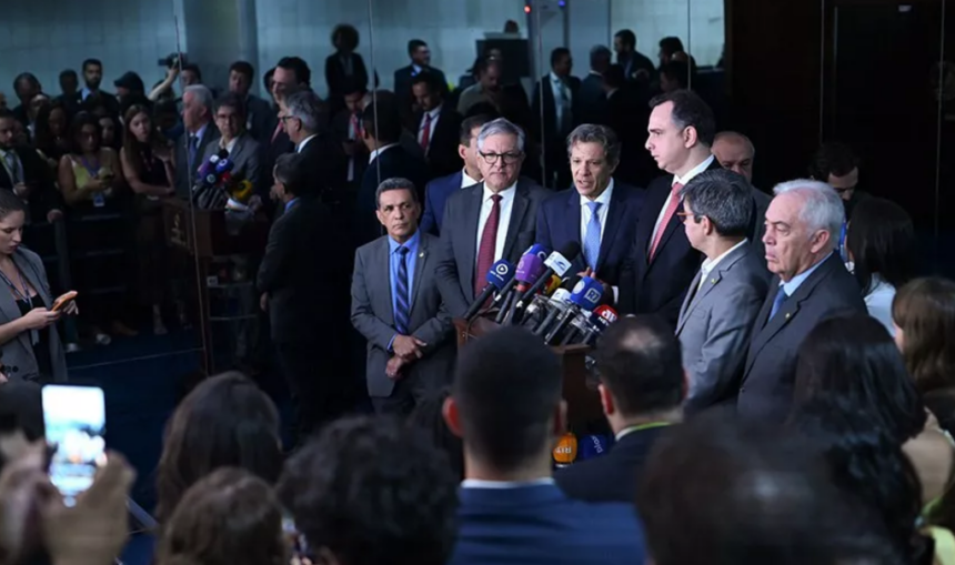 Câmara e Senado devem votar corte de gastos antes do recesso, diz Pacheco