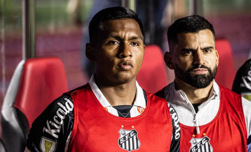 Athletico-PR pede US$ 2,5 milhões para negociar Mastriani e Santos aceita troca de jogadores