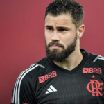 Flamengo corre para renovar com campeão da Copa do Brasil com Filipe Luis após sondagens da Europa
