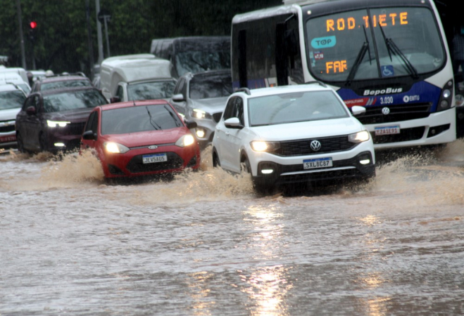 Após alagamentos e transtornos, São Paulo tem alerta de chuva forte nesta quinta-feira e na sexta Após alagamentos e transtornos, São Paulo tem alerta de chuva forte nesta quinta-feira e na sexta