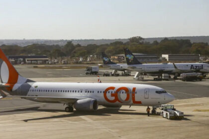 Avião da Gol faz pouso de emergência na Base Aérea de Canoas durante Ciclone Biguá
