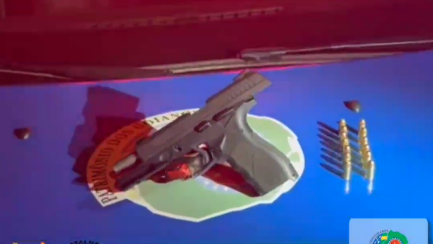Homem é preso com pistola 380 em bar na região norte de Goianésia Homem é preso com pistola 380 em bar na região norte de Goianésia