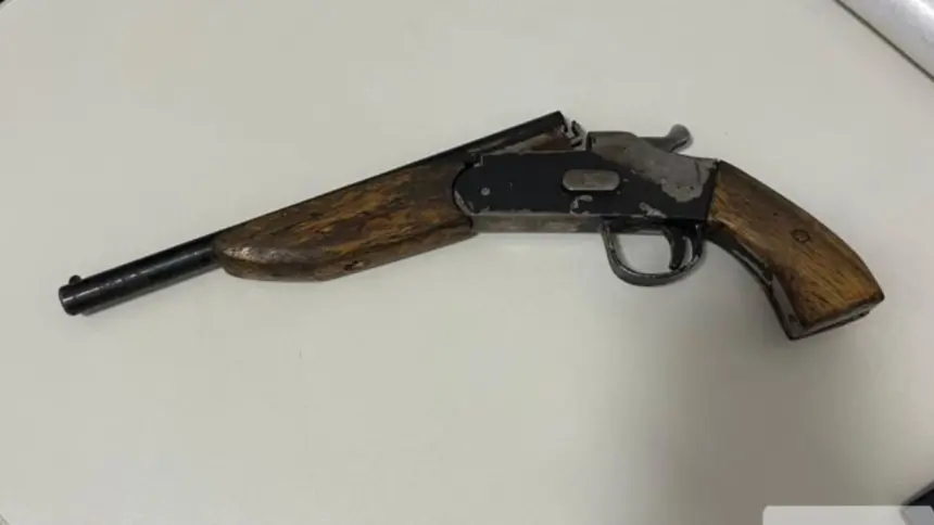 Casal com histórico criminal é preso por tráfico e porte ilegal de arma no Residencial Ipê Casal com histórico criminal é preso por tráfico e porte ilegal de arma no Residencial Ipê