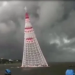 Árvore de Natal flutuante cai em Maricá e mata um funcionário durante tempestade