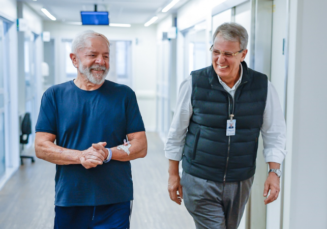 Lula permanece internado em São Paulo e deve voltar a Brasília na próxima semana