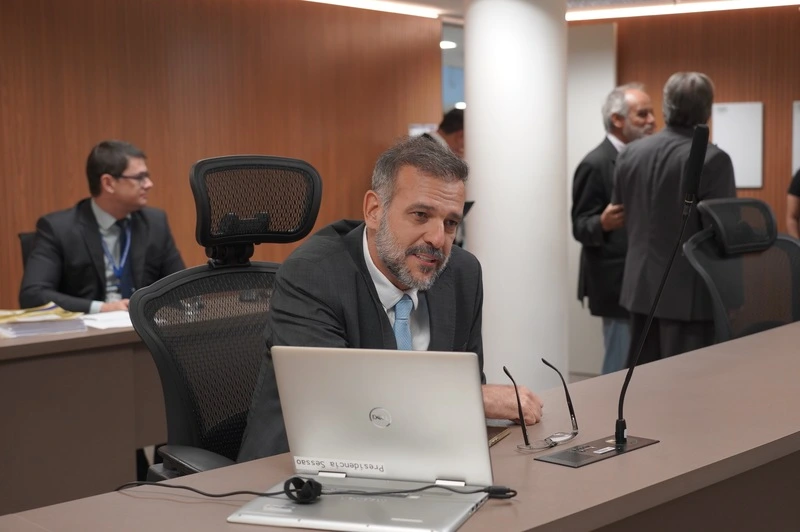 Renato de Castro acumulará cargo de prefeito e secretário de habitação em Goianésia Renato de Castro acumulará cargo de prefeito e secretário de habitação em Goianésia