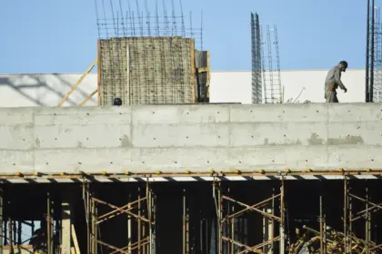 Brasil precisa investir mais de R$ 29 bi em obras paralisadas