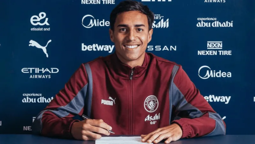Manchester City anuncia contratação de Vitor Reis, zagueiro do Palmeiras Manchester City anuncia contratação de Vitor Reis, zagueiro do Palmeiras