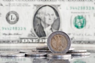 Em dia de posse de Donald Trump, dólar cai a R$ 6,04