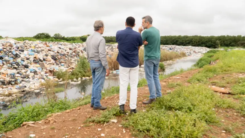 Aterro sanitário de Goianésia é encontrado em situação caótica; Renato de Castro anuncia providências urgentes Aterro sanitário de Goianésia é encontrado em situação caótica; Renato de Castro anuncia providências urgentes