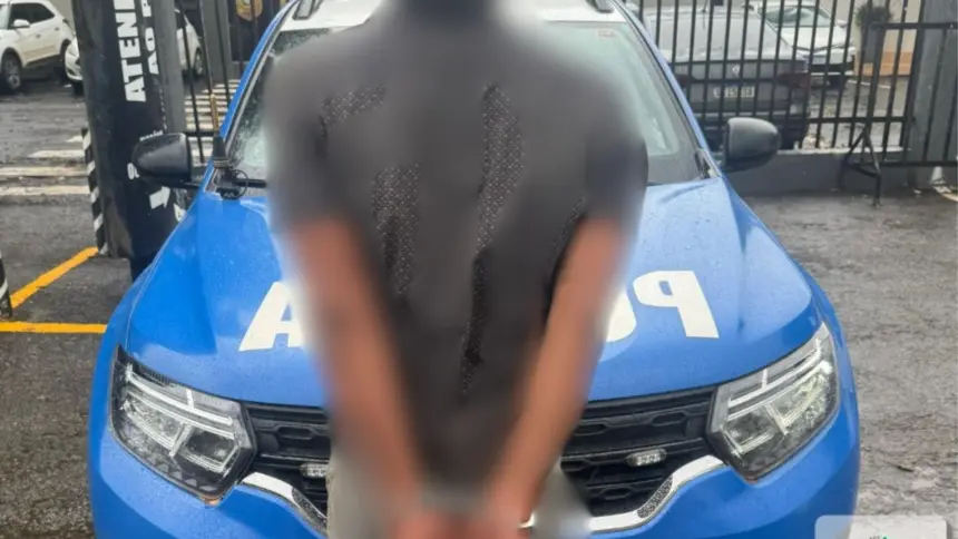 Briga violenta próximo a rodoviária deixa homem inconsciente após ser agredido com garrafa Briga violenta próximo a rodoviária deixa homem inconsciente após ser agredido com garrafa