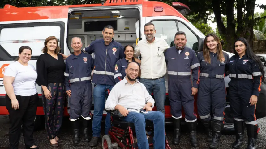Em apenas 16 dias de gestão, Renato de Castro entrega ambulância nova para atender a saúde de Goianésia Em apenas 16 dias de gestão, Renato de Castro entrega ambulância nova para atender a saúde de Goianésia