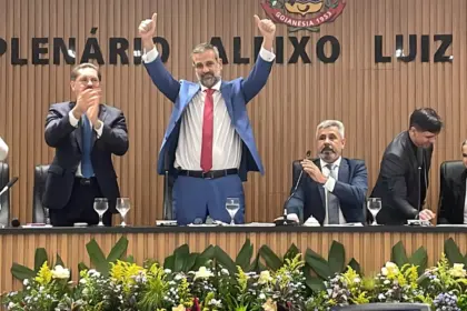 Renato de Castro e Luciana Naves tomam posse em Goianésia, como prefeito e vice