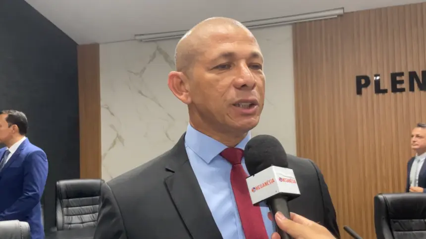 Sargento Santos assume cadeira na Câmara Municipal de Goianésia Sargento Santos assume cadeira na Câmara Municipal de Goianésia