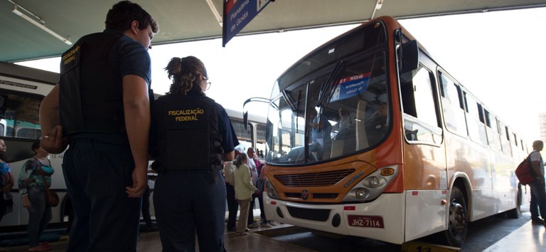 Aumento da passagem: tarifa do transporte semiurbano reajustada neste domingo Aumento da passagem: tarifa do transporte semiurbano reajustada neste domingo