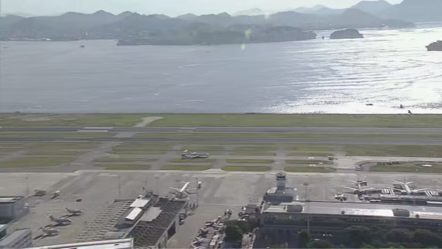 Avião da Latam Arremete para Desviar de Embarcação no Santos Dumont Avião da Latam Arremete para Desviar de Embarcação no Santos Dumont