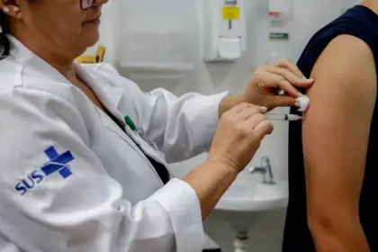 Dengue: MS recomenda remanejar doses da vacina a municípios não contemplados ou ampliar faixas etárias