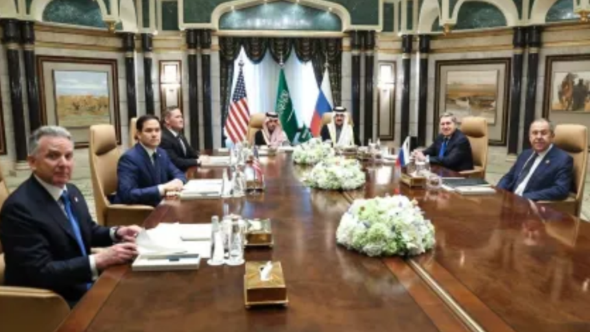 Reunião entre EUA, Rússia e Arábia Saudita sobre Guerra na Ucrânia: Impactos e Possíveis Consequências Reunião entre EUA, Rússia e Arábia Saudita sobre Guerra na Ucrânia: Impactos e Possíveis Consequências