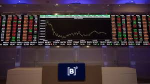 Ibovespa fecha abaixo dos 126 mil pontos, com recuo de 1,69%