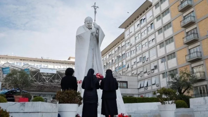 Papa Francisco tem Noite Tranquila no Hospital: Atualização Sobre Sua Saúde