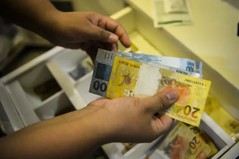 Prazo do crédito consignado do INSS sobe para oito anos