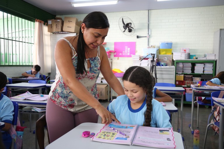 Salário-educação: estados e municípios devem partilhar R$ 35,5 bi em 2025 Salário-educação: estados e municípios devem partilhar R$ 35,5 bi em 2025