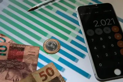 Setor público consolidado registra déficit de 0,4% do PIB em 2024, revela Banco Central