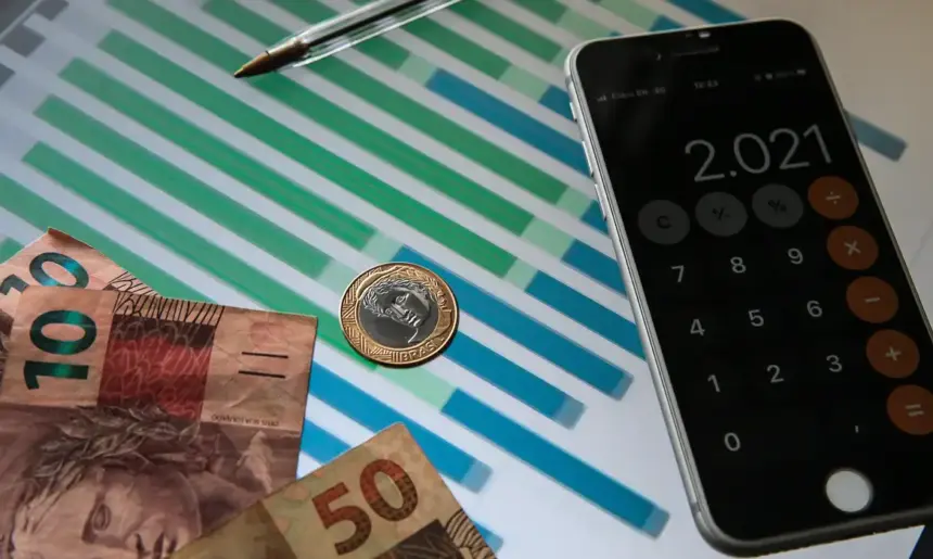 Setor público consolidado registra déficit de 0,4% do PIB em 2024, revela Banco Central Setor público consolidado registra déficit de 0,4% do PIB em 2024, revela Banco Central