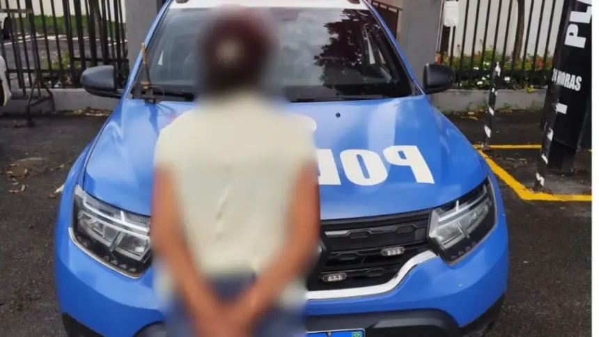Mulher invade residência de idosa no Muniz Falcão, agride moradora para roubar e acaba presa Mulher invade residência de idosa no Muniz Falcão, agride moradora para roubar e acaba presa