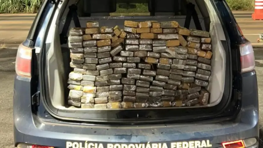 Prisões e apreensões de drogas em rodovias federais goianas preocupam a PRF Prisões e apreensões de drogas em rodovias federais goianas preocupam a PRF