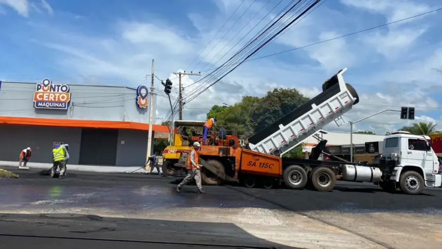 Recuperação asfáltica: Prefeitura intensifica trabalho e amplia trabalho aos domingos Recuperação asfáltica: Prefeitura intensifica trabalho e amplia trabalho aos domingos