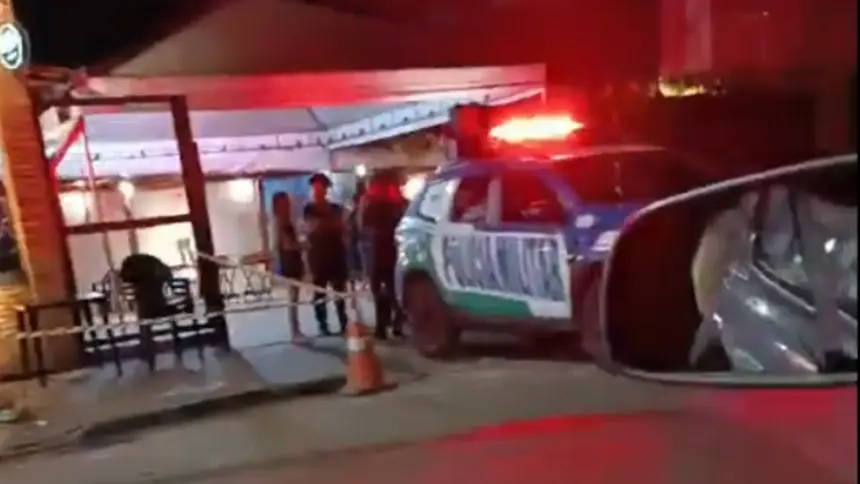 Urgente: Tiroteio em bar no sul de Goianésia deixa uma pessoa ferida Urgente: Tiroteio em bar no sul de Goianésia deixa uma pessoa ferida