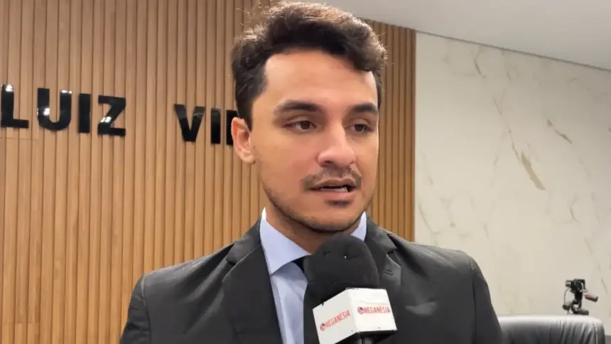Vereador Hiago Matos sugere o retorno do programa Bolsa Transporte para universitários Vereador Hiago Matos sugere o retorno do programa Bolsa Transporte para universitários