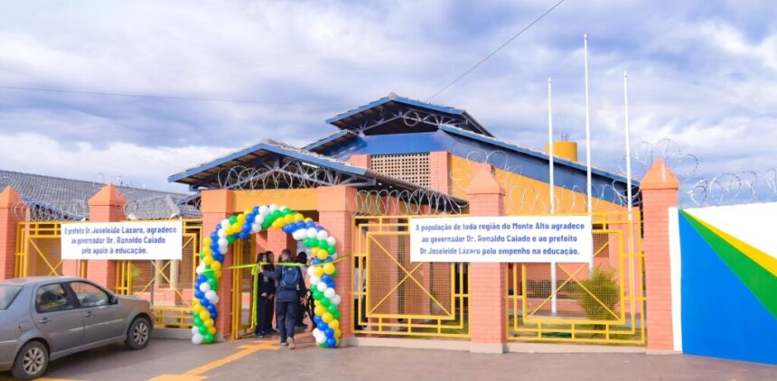 Inaugurado colégio de tempo integral em Padre Bernardo Inaugurado colégio de tempo integral em Padre Bernardo