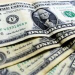 Dólar encerra último pregão a R$ 5,67, após queda de 0,25%