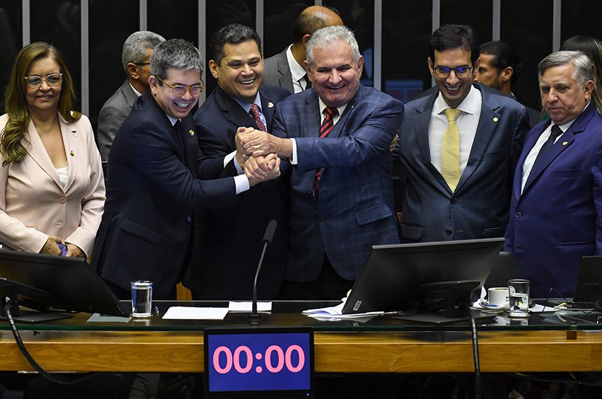 Orçamento de 2025: destaques da proposta aprovada pelo Congresso e principais mudanças feitas pelos parlamentares Orçamento de 2025: destaques da proposta aprovada pelo Congresso e principais mudanças feitas pelos parlamentares