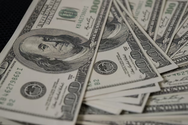 Pós-feriado: dólar cai a R$ 5,75 Pós-feriado: dólar cai a R$ 5,75