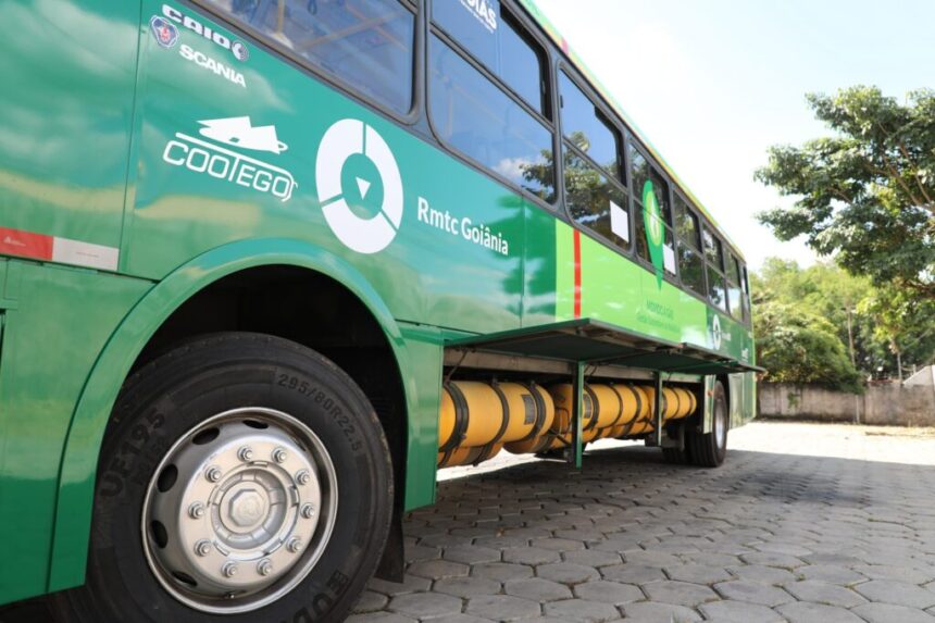 Ônibus movido a biometano começa a rodar no BRT Leste-Oeste