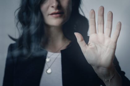 Senado aprova uso de tornozeleira eletrônica para acusados de violência doméstica
