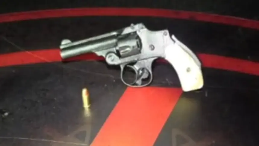CPE retira de circulação homem que ostentava arma de fogo nas redes sociais CPE retira de circulação homem que ostentava arma de fogo nas redes sociais