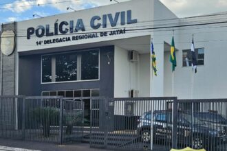 Homem mente para polícia que teve veículo tomando em assalto e acaba autuado