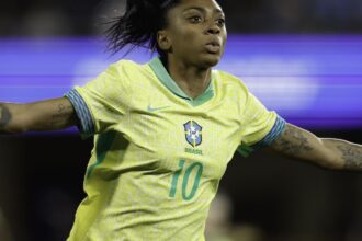 Brasil conquista vitória história sobre os EUA no futebol feminino