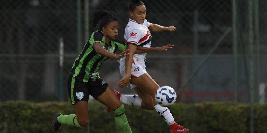 América-MG supera São Paulo por 3 a 1 no Brasileirão Feminino América-MG supera São Paulo por 3 a 1 no Brasileirão Feminino