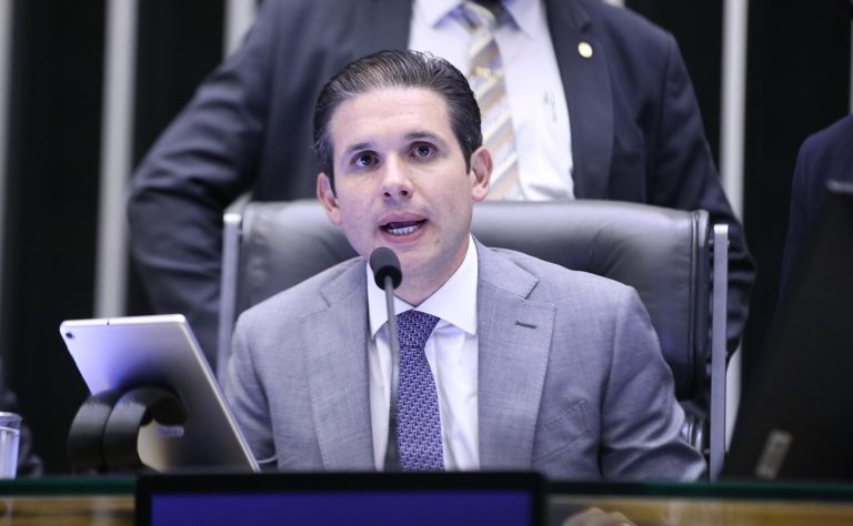 Projeto que estabelece medidas contra tarifas de outros países será votado nesta semana na Câmara, diz Motta Projeto que estabelece medidas contra tarifas de outros países será votado nesta semana na Câmara, diz Motta