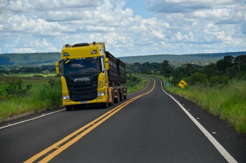 Feriado do Trabalhador tem restrição de tráfego nas rodovias Feriado do Trabalhador tem restrição de tráfego nas rodovias